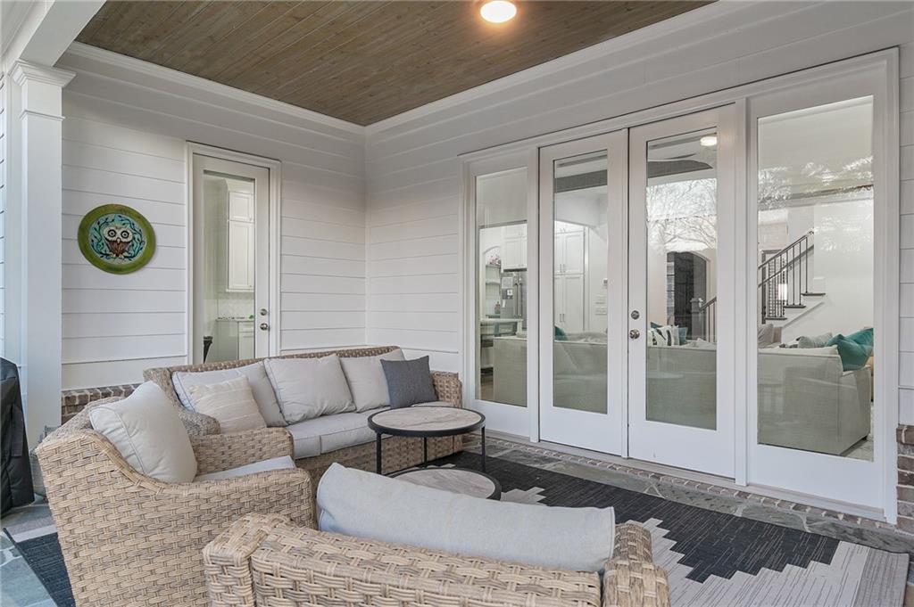 2990 Surrey Lane