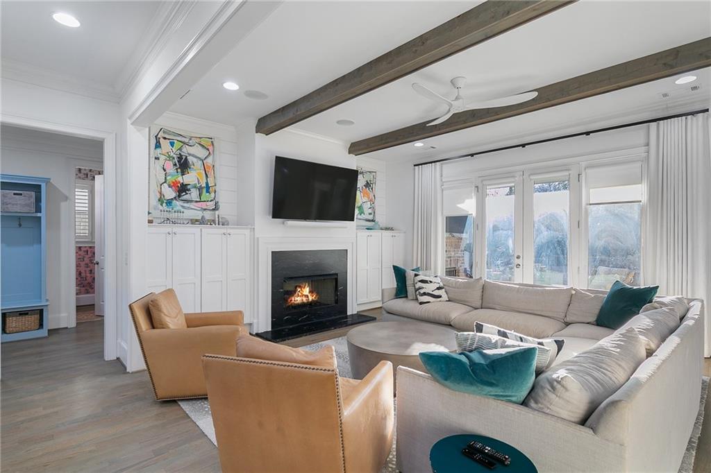 2990 Surrey Lane