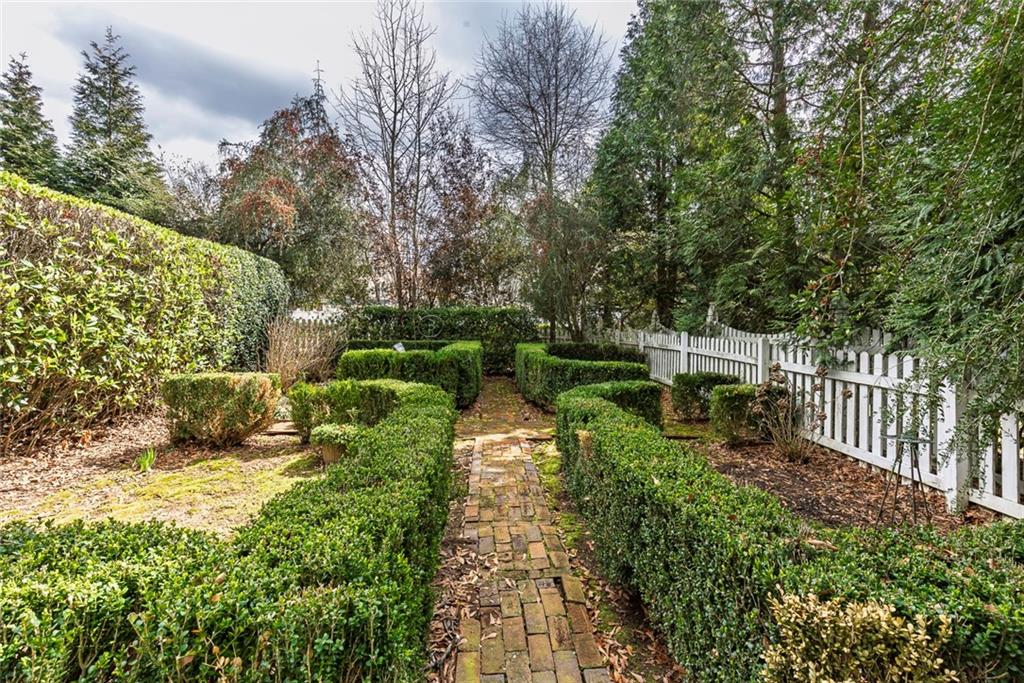 3866 Turnberry Court