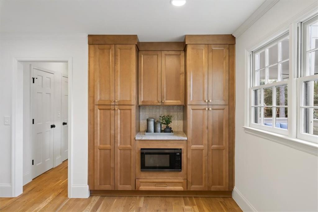 4466 Windsor Oaks Circle
