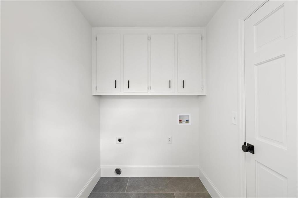 4466 Windsor Oaks Circle