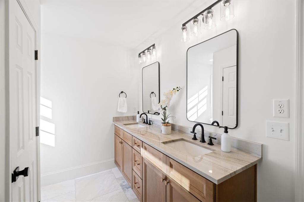 4466 Windsor Oaks Circle