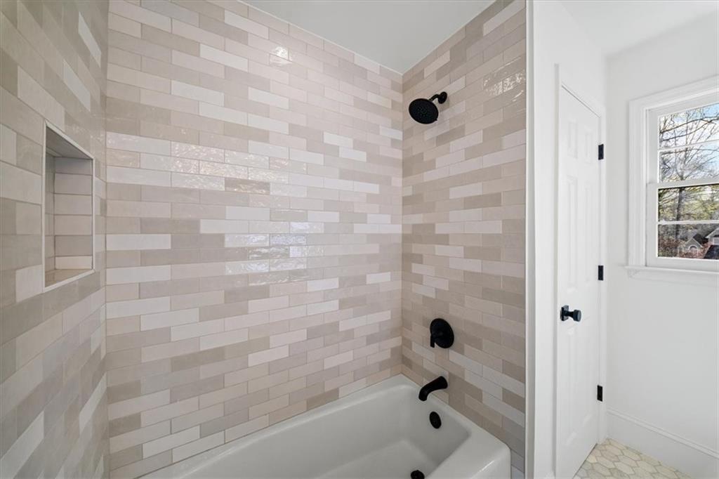 4466 Windsor Oaks Circle