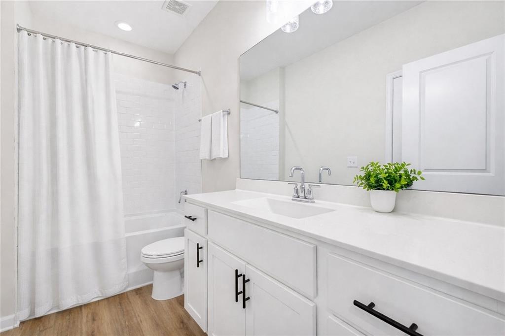 6710 Pippin Walk