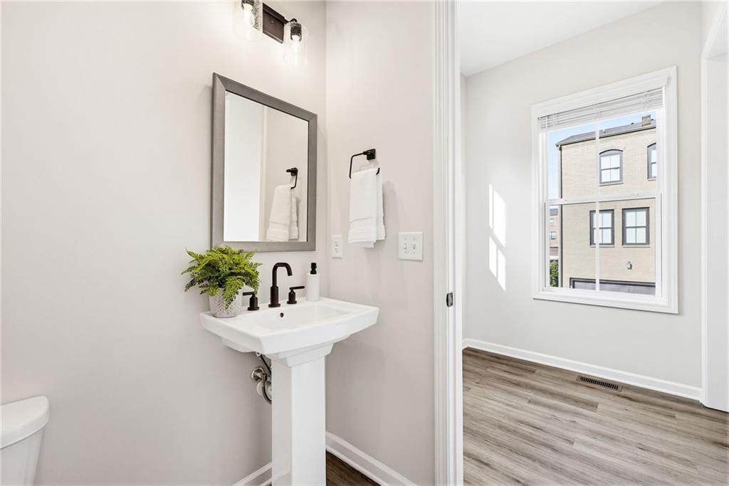 6710 Pippin Walk