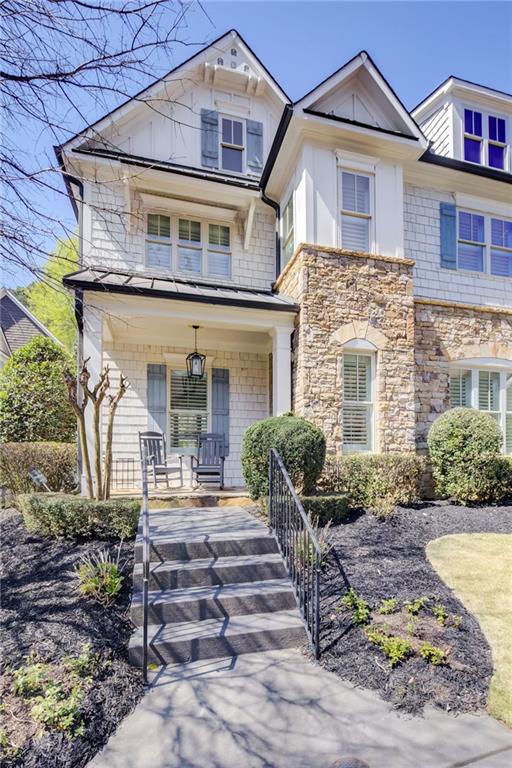 305 Valley Brook Way NE