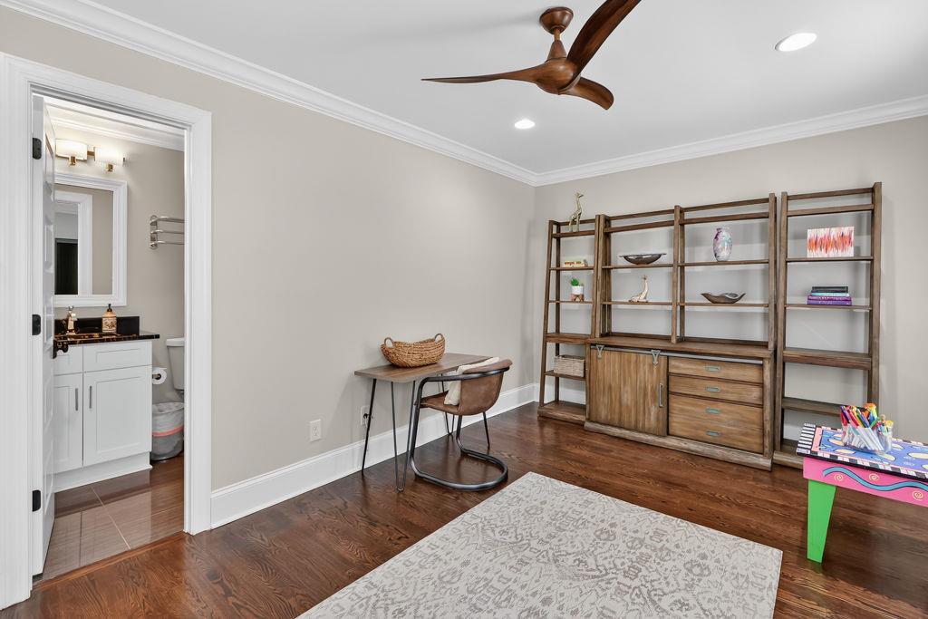 1565 East Bank Drive