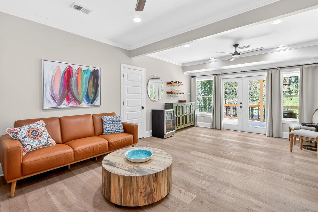 1565 East Bank Drive