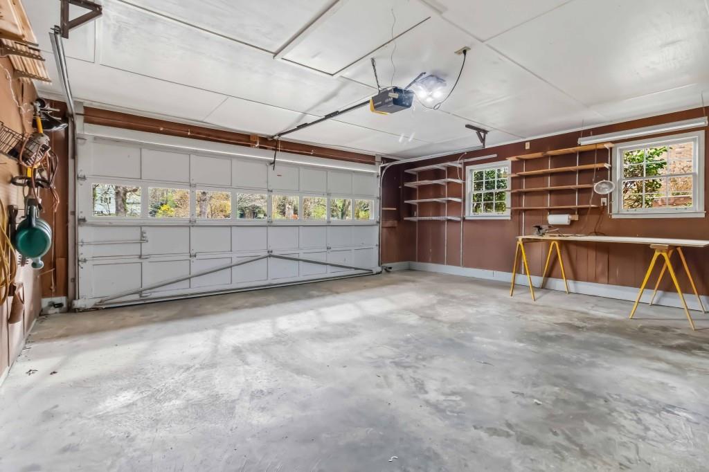 810 Oakstone Trail