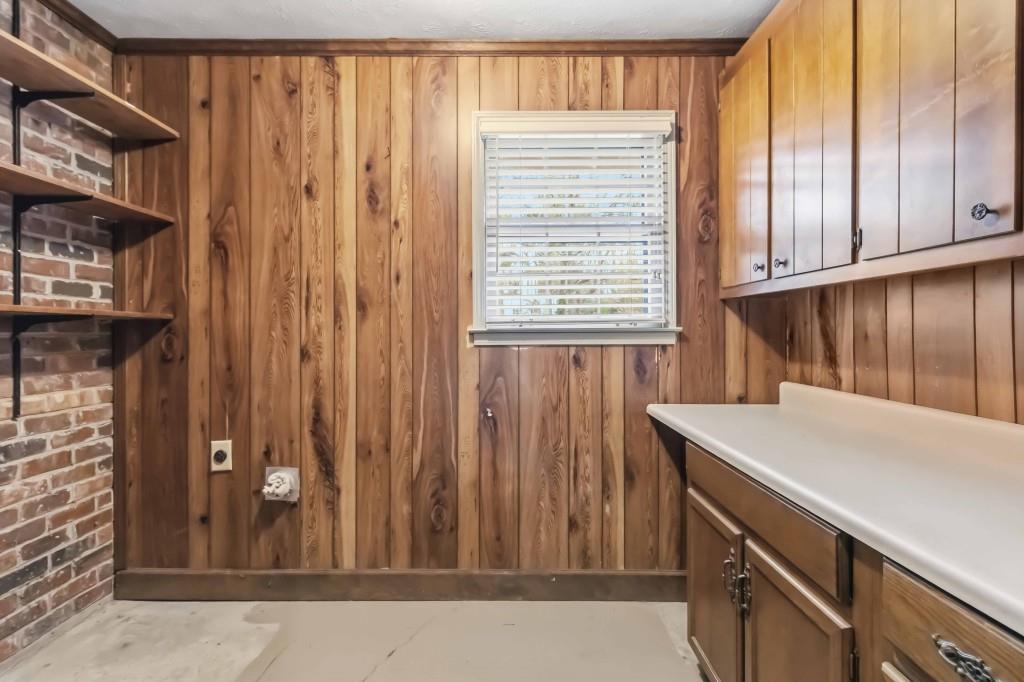 810 Oakstone Trail