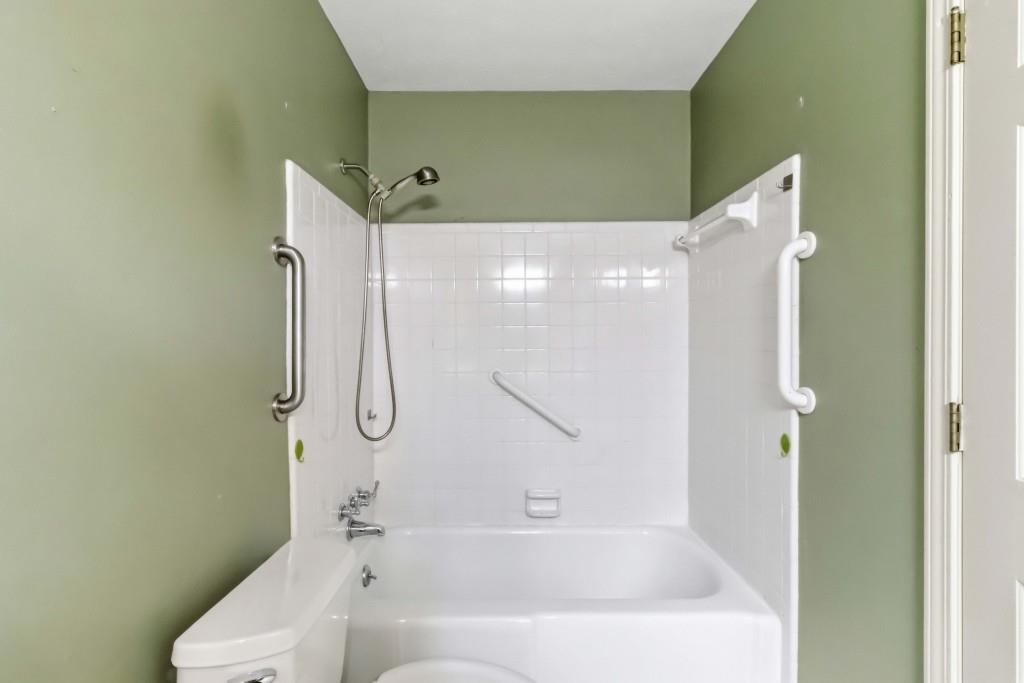 810 Oakstone Trail