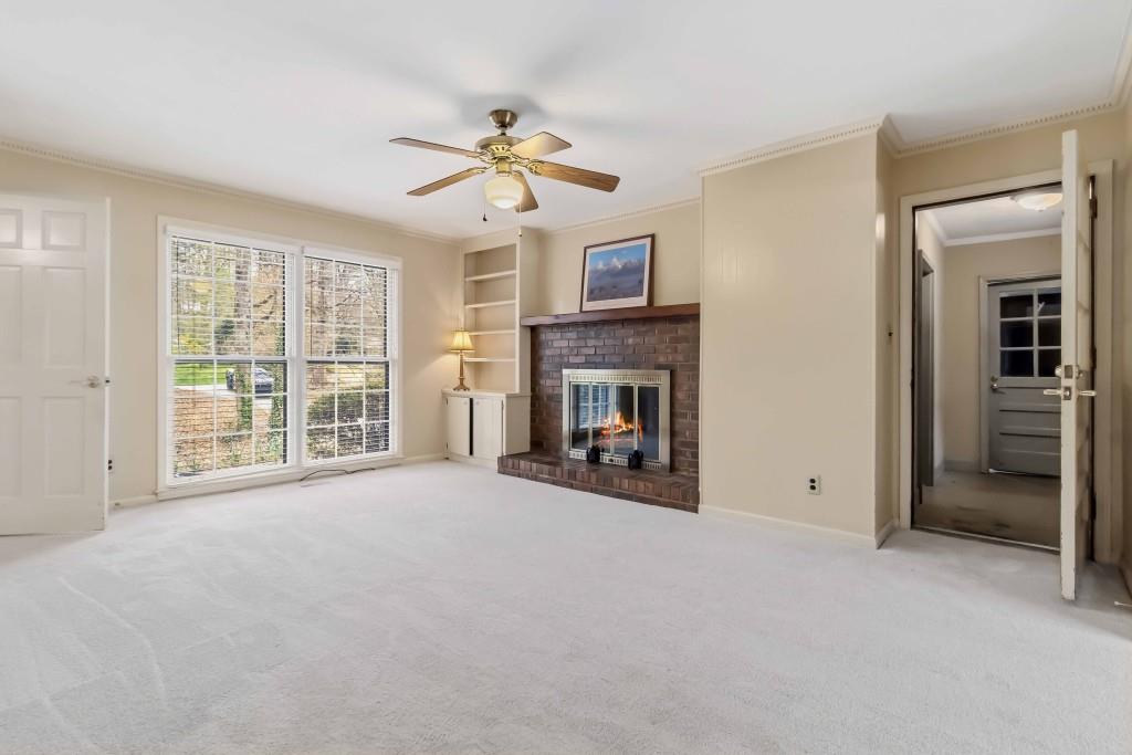 810 Oakstone Trail