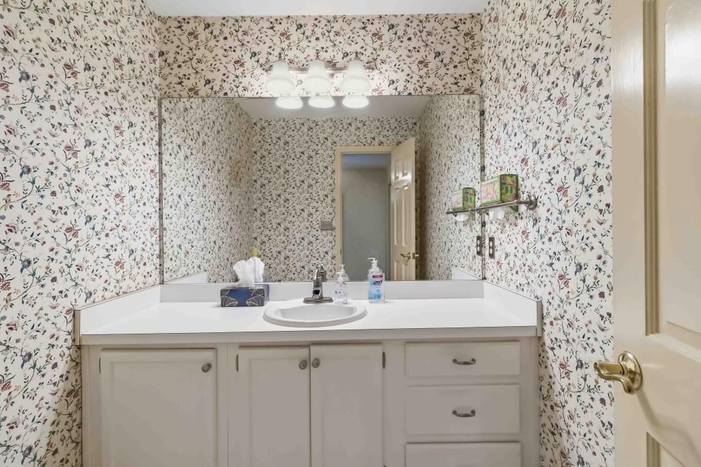 810 Oakstone Trail