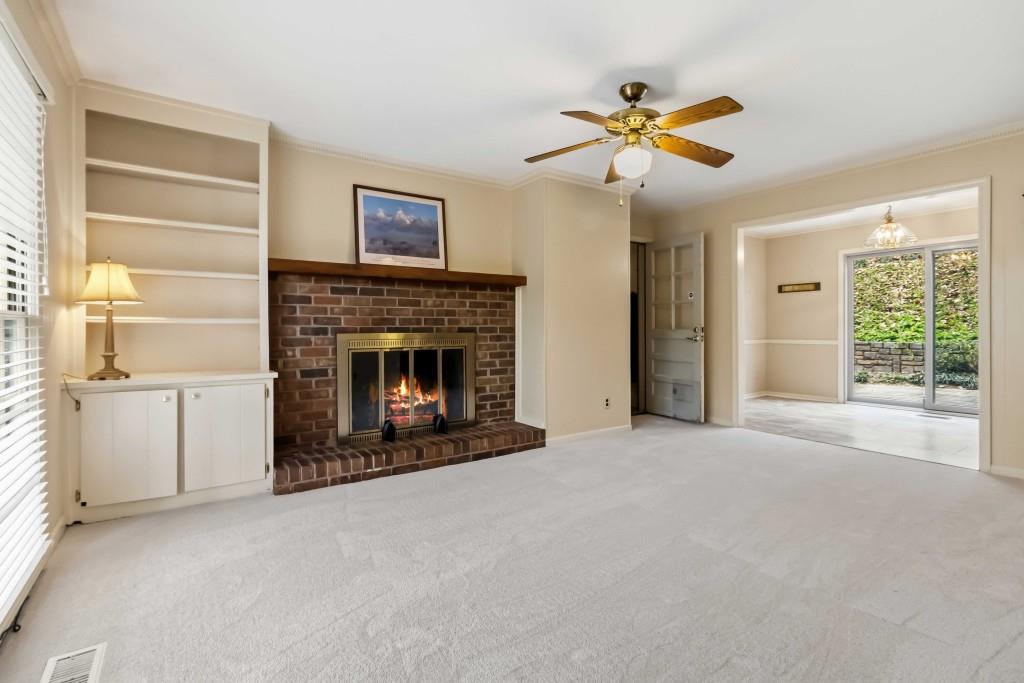 810 Oakstone Trail