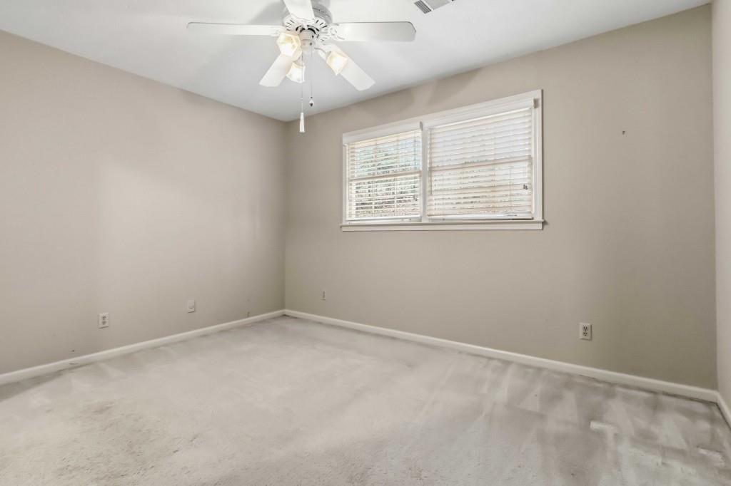 810 Oakstone Trail