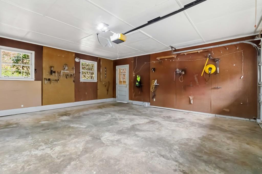 810 Oakstone Trail