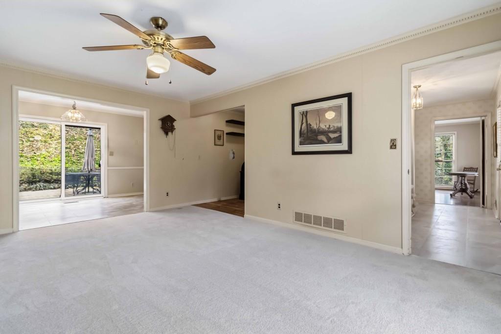 810 Oakstone Trail