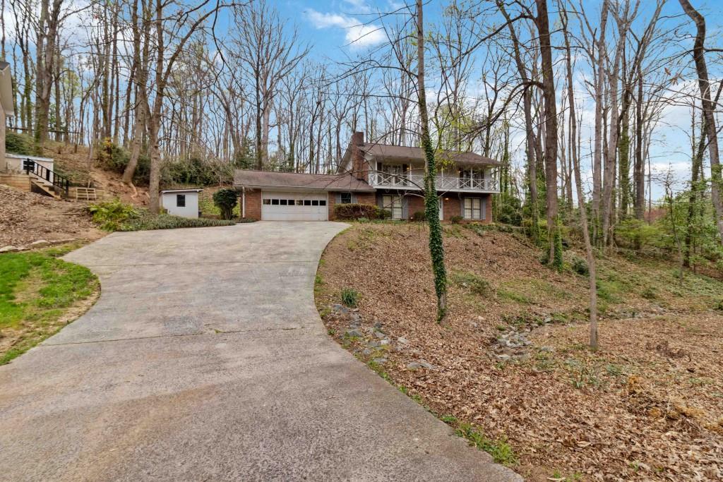810 Oakstone Trail