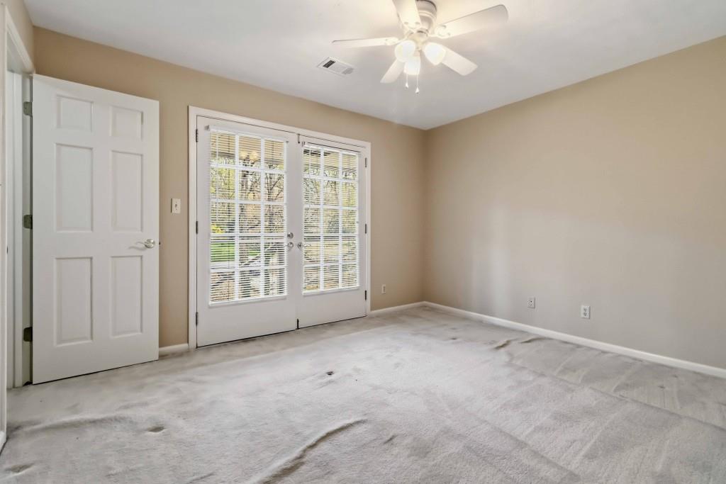 810 Oakstone Trail