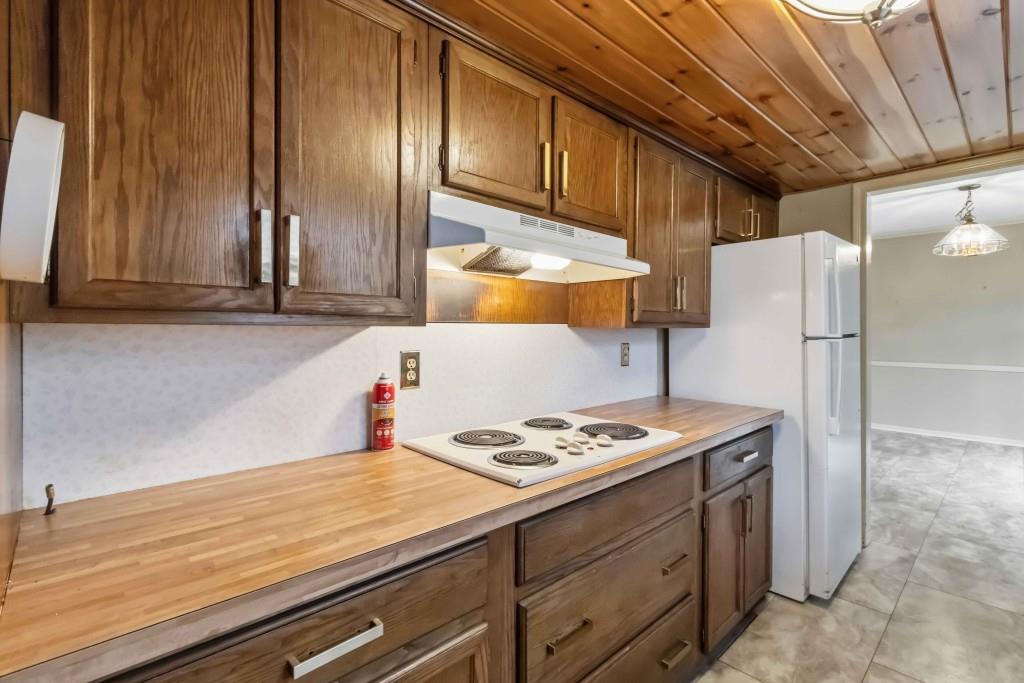 810 Oakstone Trail