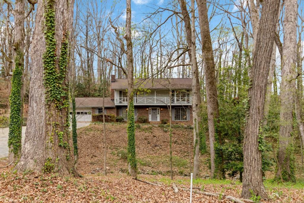 810 Oakstone Trail