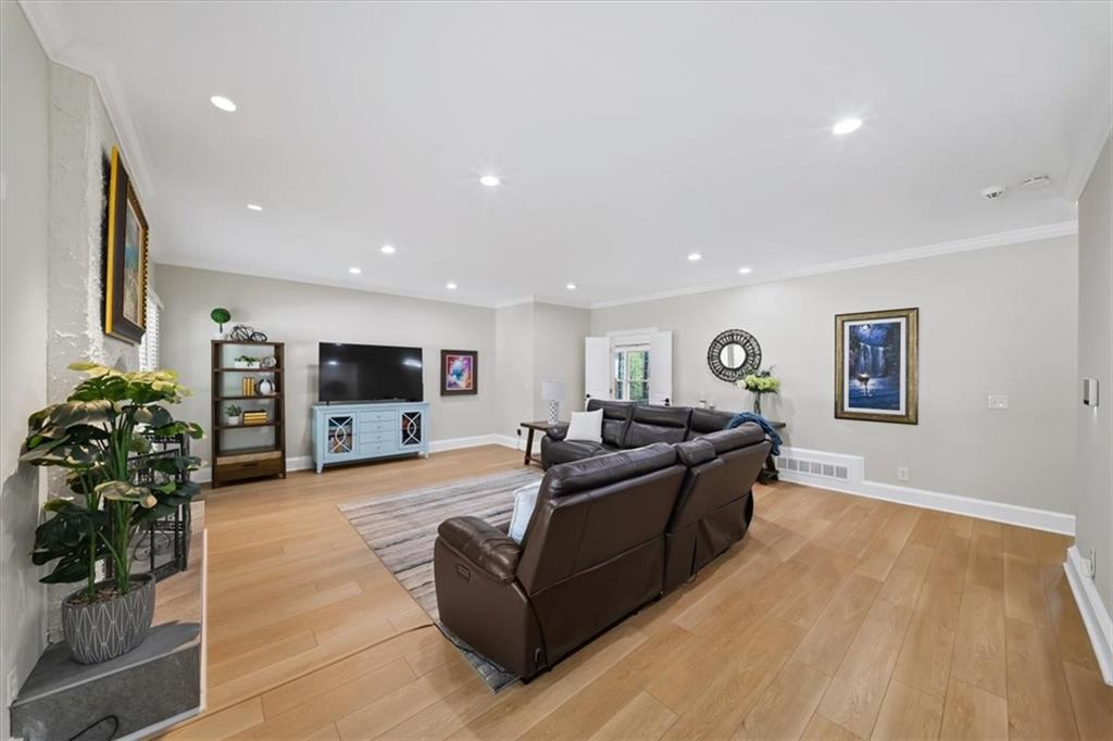 4101 Thunderbird Drive SE