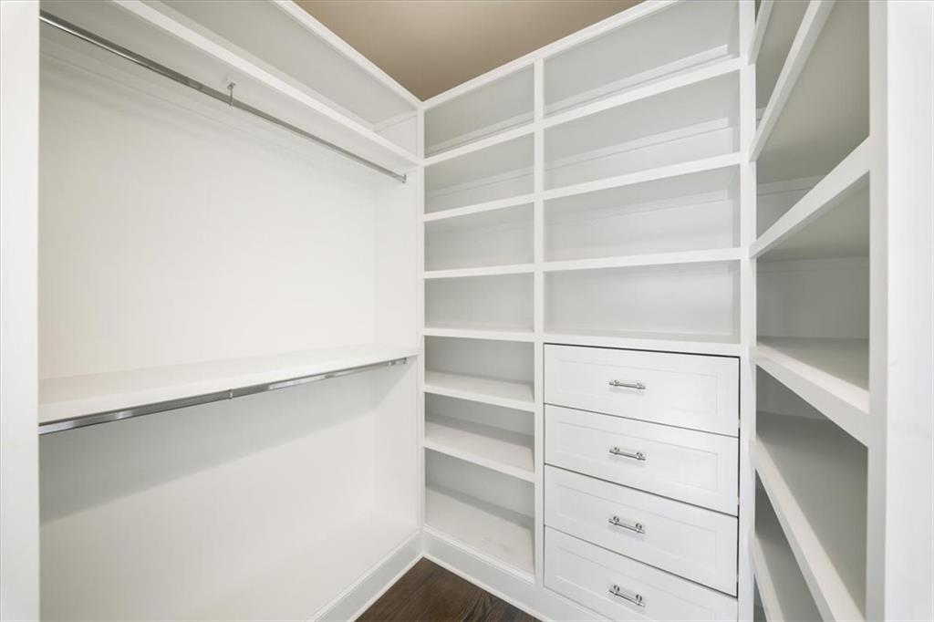 3 Old Paces Place NW