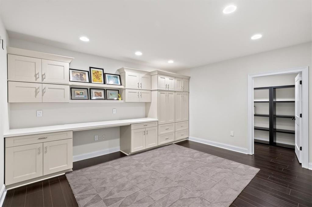 3 Old Paces Place NW