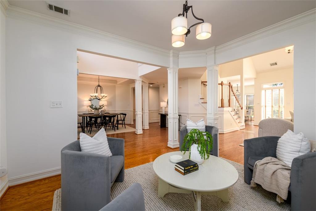1560 Oak Park Cove