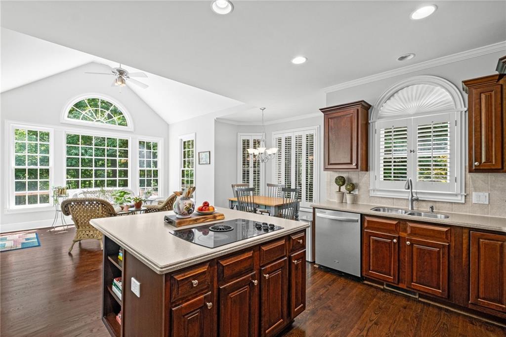 152 Grandmar Chase