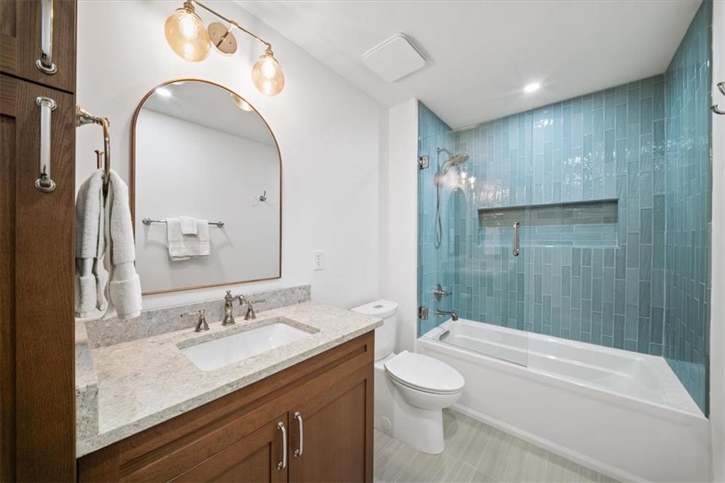 2151 Somerset Place SE