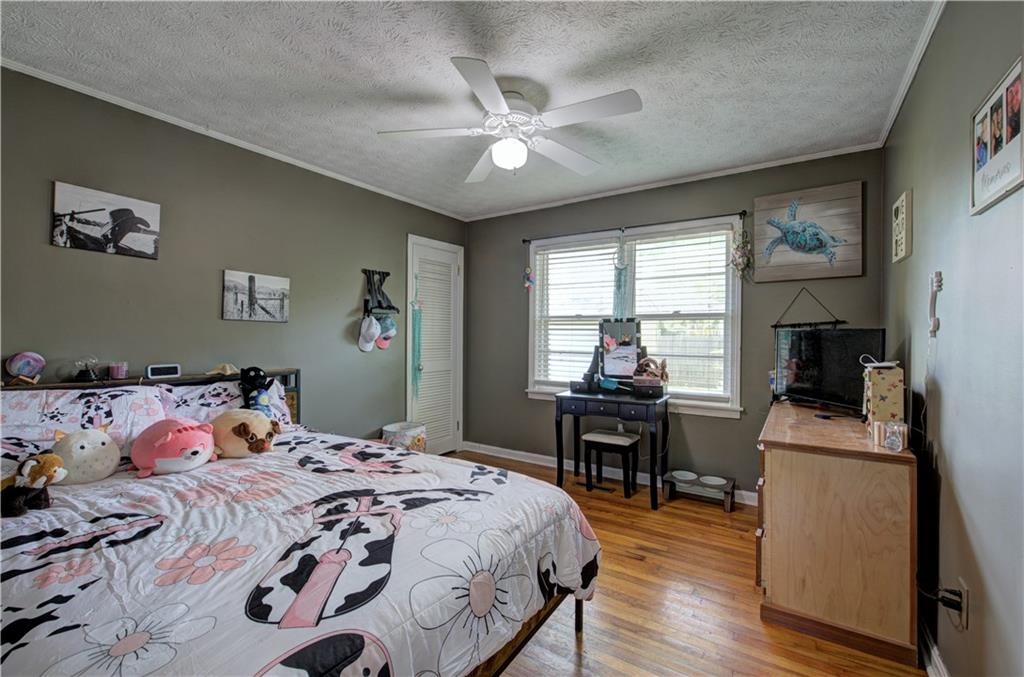 21 Sandy Beach Terrace NW