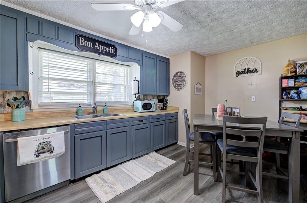 21 Sandy Beach Terrace NW