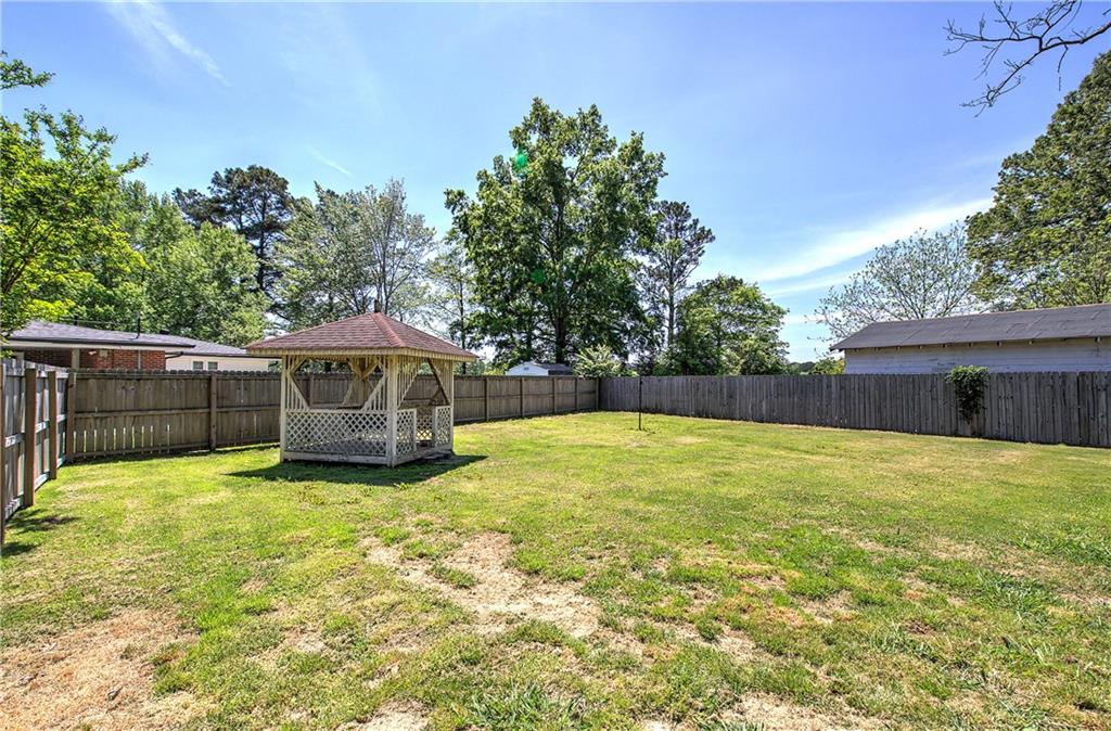 21 Sandy Beach Terrace NW