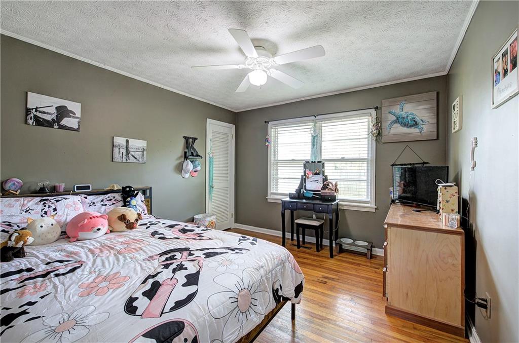 21 Sandy Beach Terrace NW