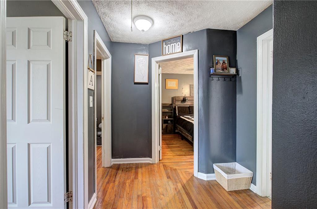 21 Sandy Beach Terrace NW