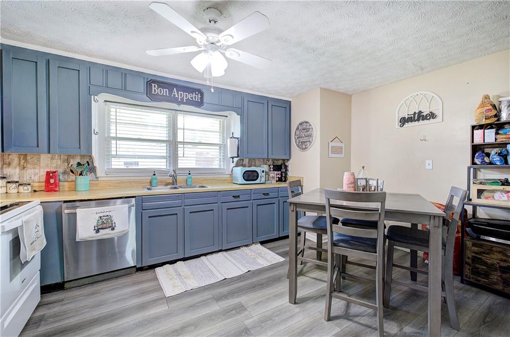 21 Sandy Beach Terrace NW