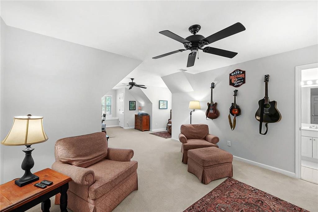346 Declaire Way NE