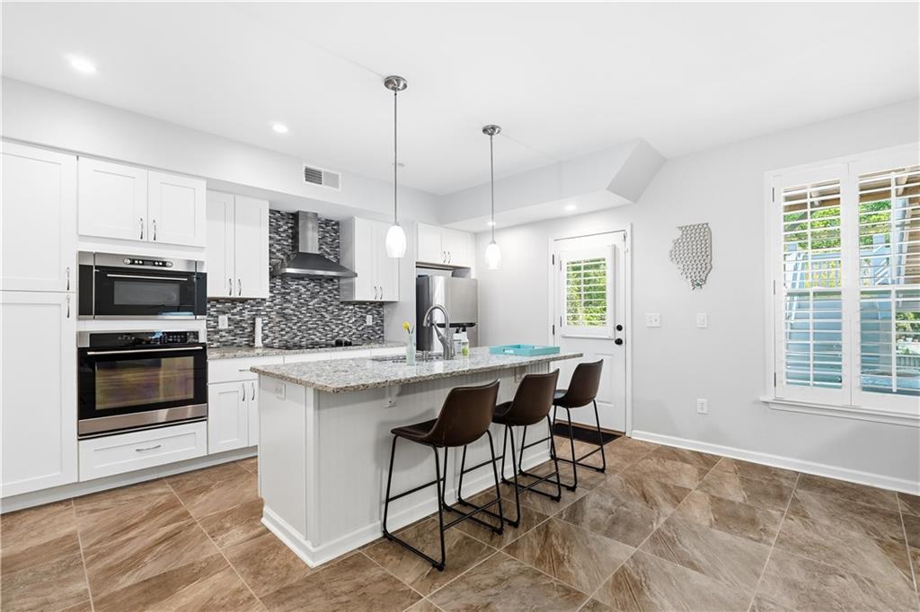 108 Mountain View Road NW