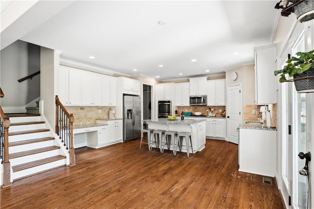 108 Mountain View Road NW