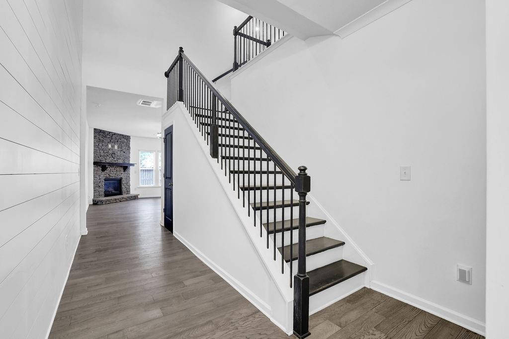 221 Ellis Lane