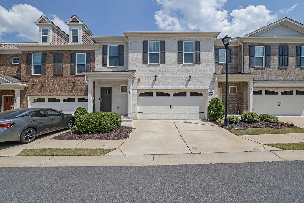221 Ellis Lane