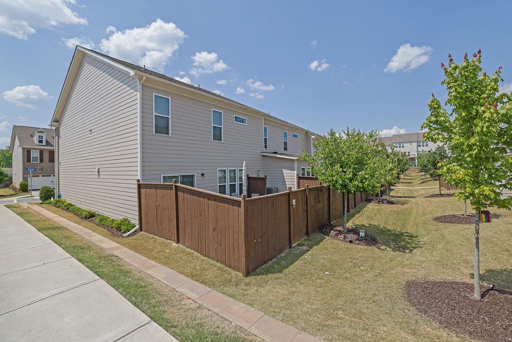 221 Ellis Lane