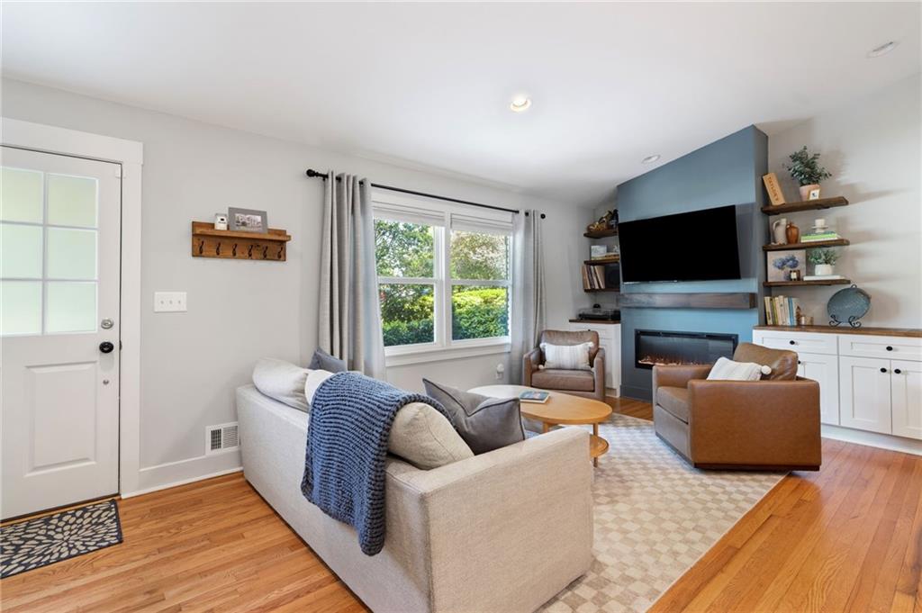 2708 Frontier Trail