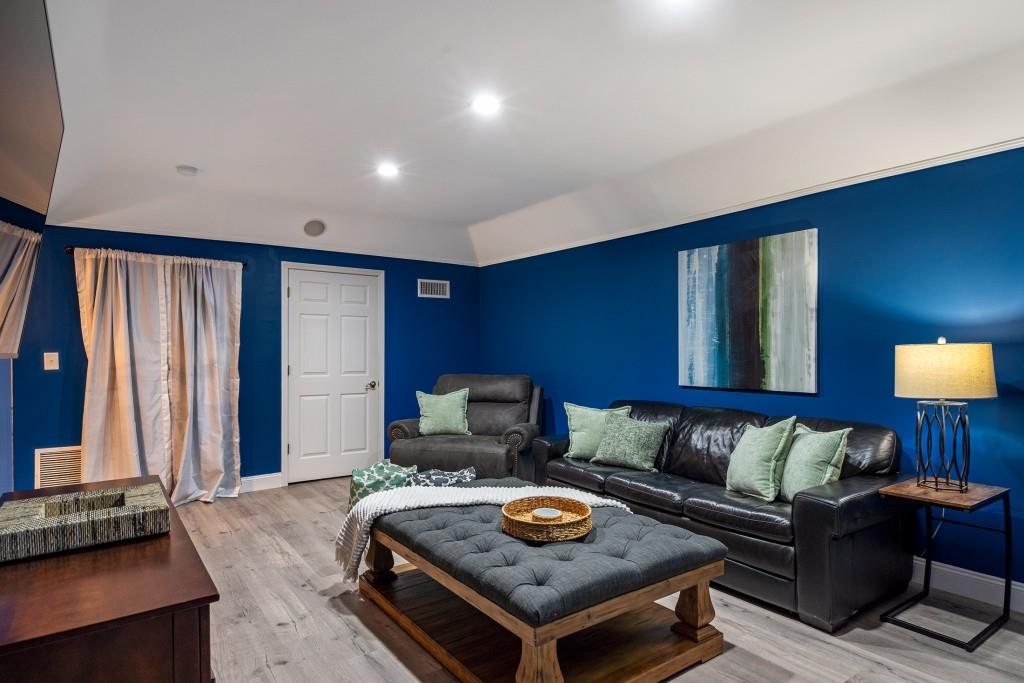 280 Sweet Briar Court