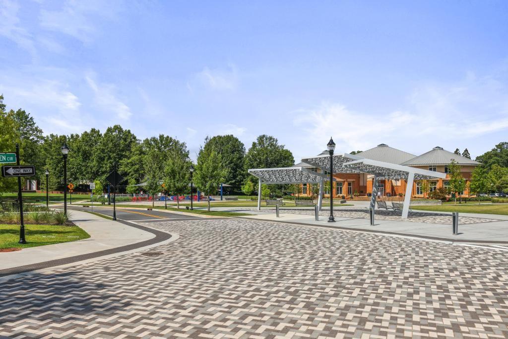 1032 Creatwood Circle