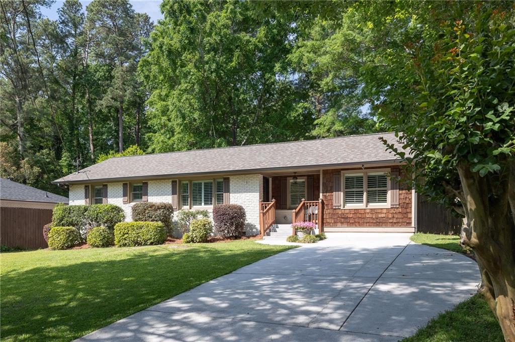 1907 Fairway Circle NE