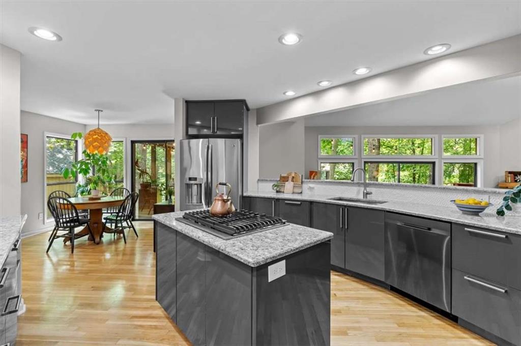 4262 Loch Highland Parkway