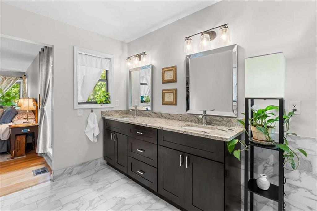 4262 Loch Highland Parkway