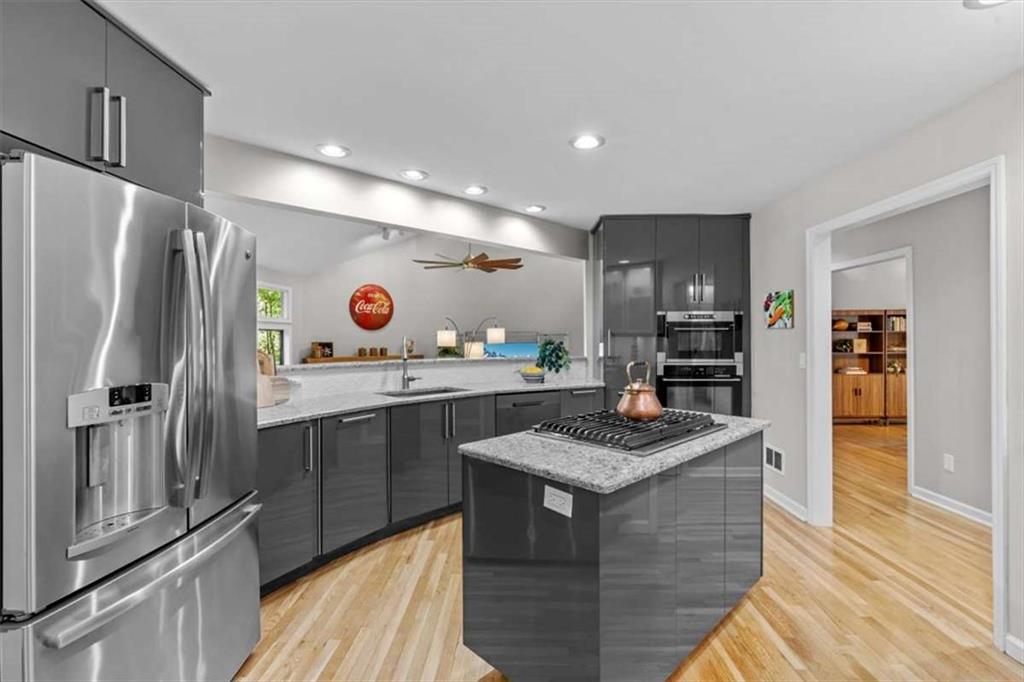4262 Loch Highland Parkway